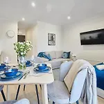 Golden Hour Apartments- Plac Slowianski 17 *