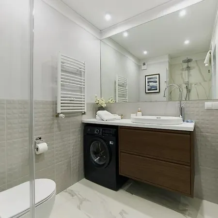 Golden Hour Apartments- Plac Słowiański 17